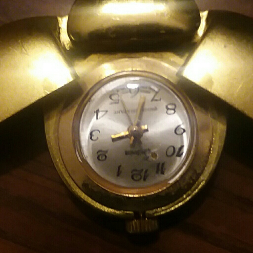 Lady bug necklace/watch - Picture 4 of 5